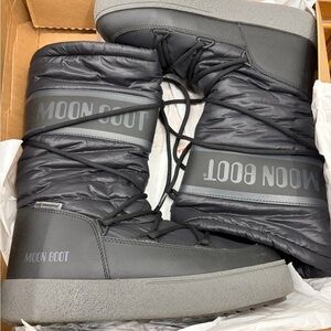 Moon Boot women’s Winter Boots size 7.5